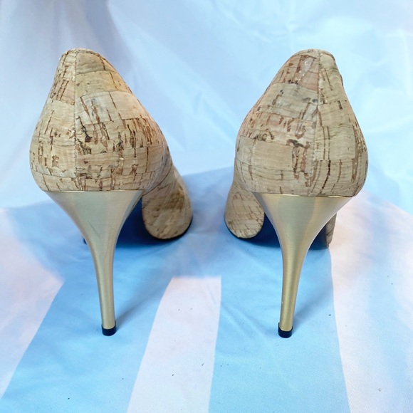 Stuart Weizmann Cork Pumps - Picture 4 of 5